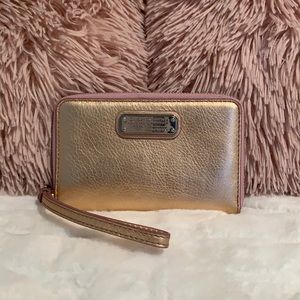 Marc Jacobs rose gold wristlet wallet